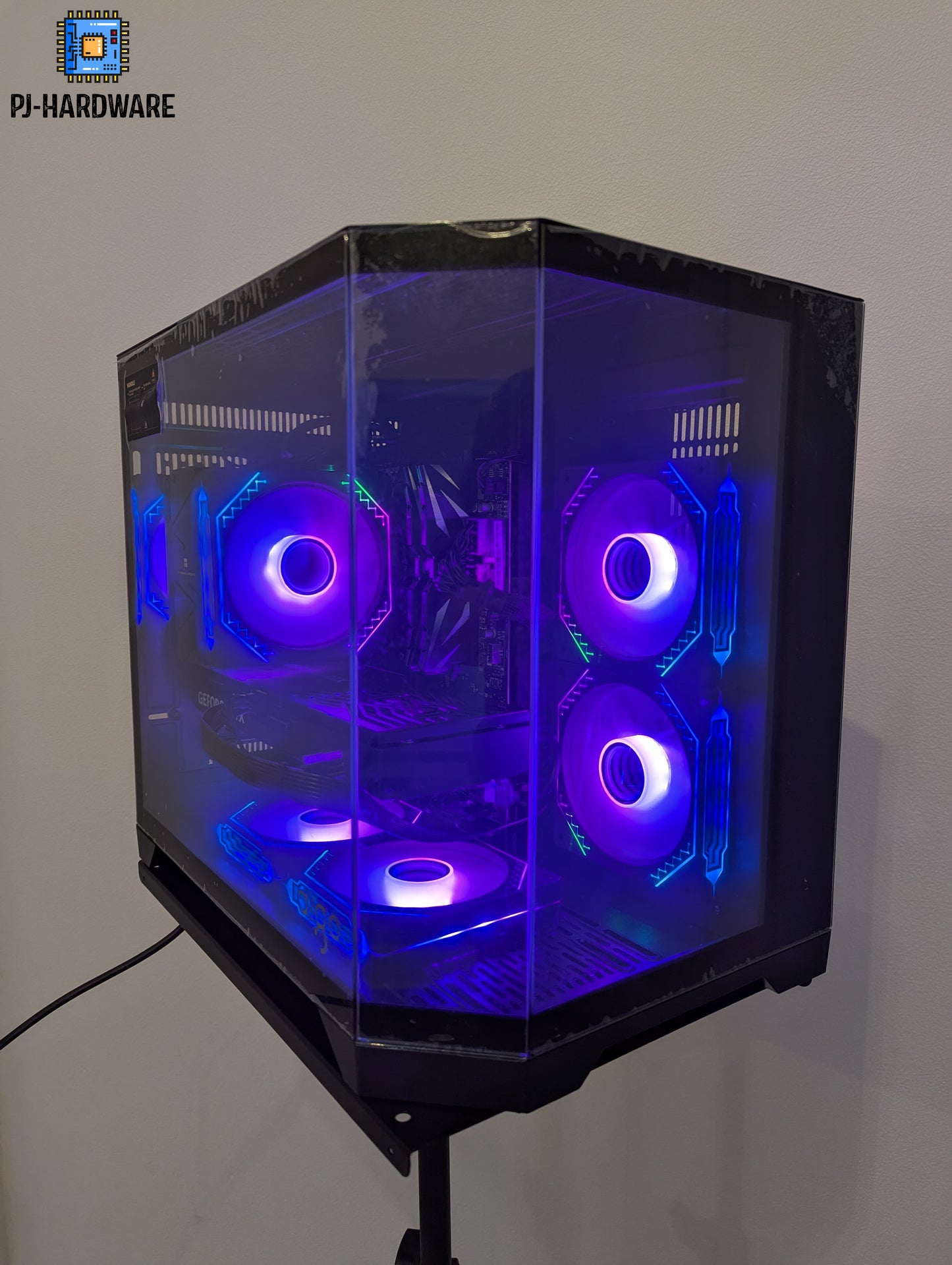 Gaming PC | AMD Ryzen 5700X | GeForce RTX 5060TI 16GB | 32GB DDR4 | 1TB M.2 | WLAN